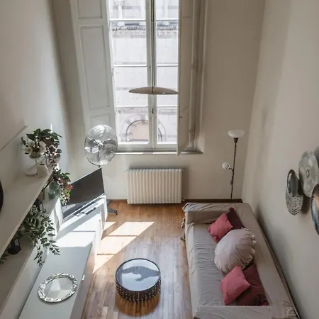 Single House Apartment *